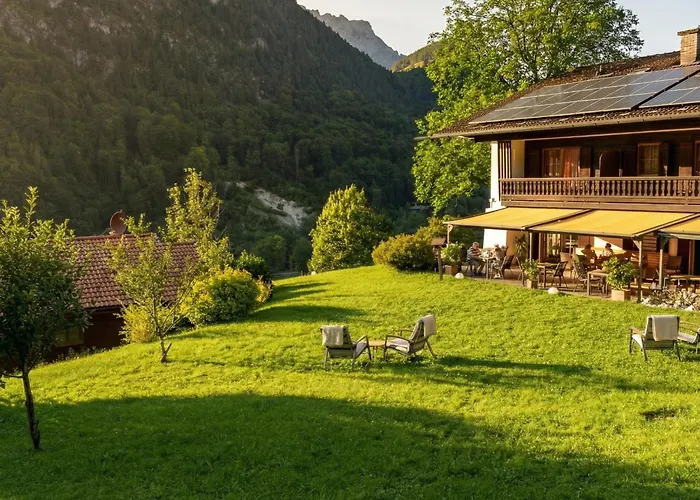 Hotel & Chalets Lampllehen