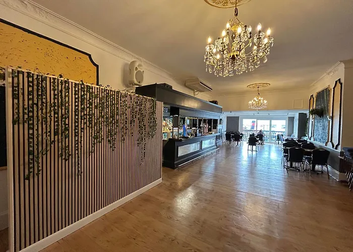 Royal Oak Hotel