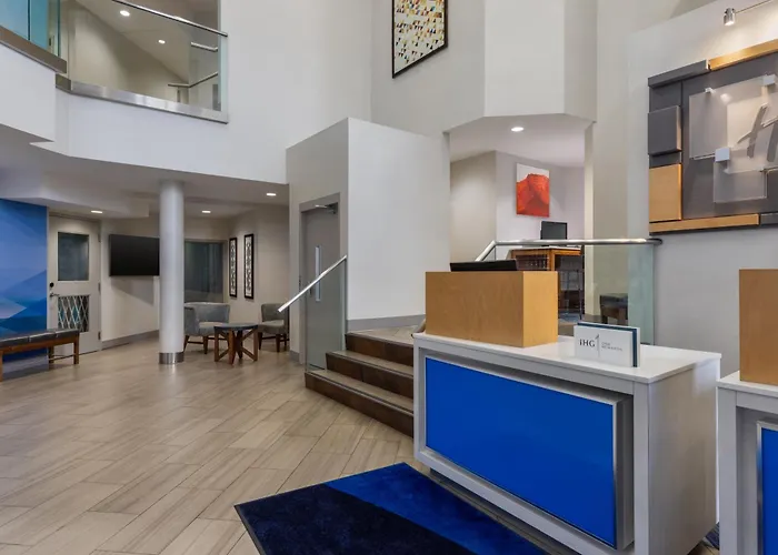 Holiday Inn Express Windsor Waterfront By Ihg