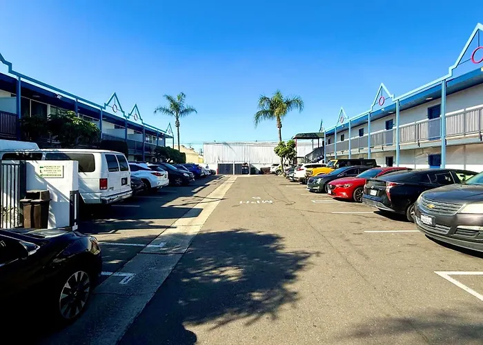 Days Inn By Wyndham Los Angeles Lax Airport Stadium Area