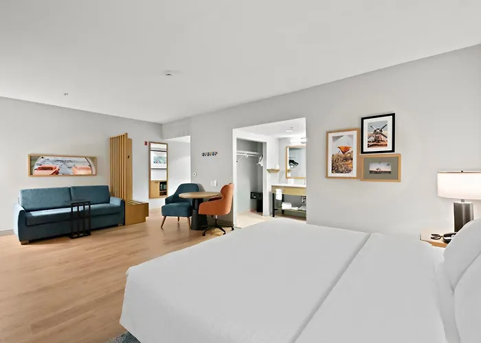 Hampton Inn & Suites Lancaster