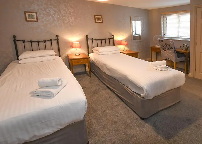 The Queens Hotel & Victoria Cloisters Apartments