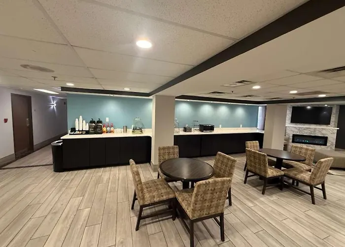 Quality Inn & Suites Detroit Metro Airport