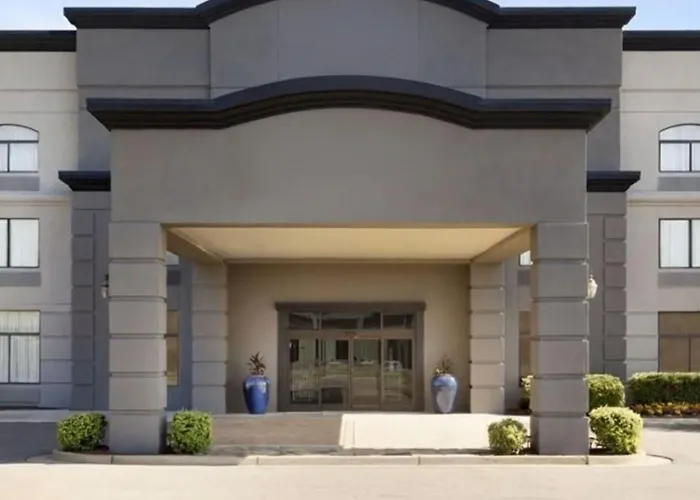 Townhome Inn & Suites