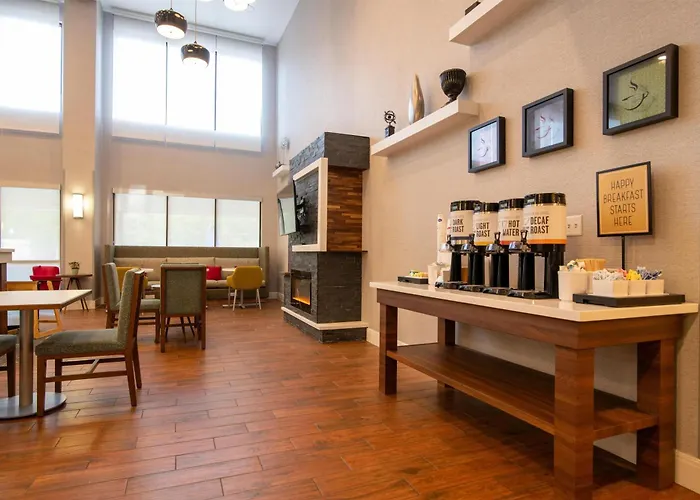 Hampton Inn & Suites College Station