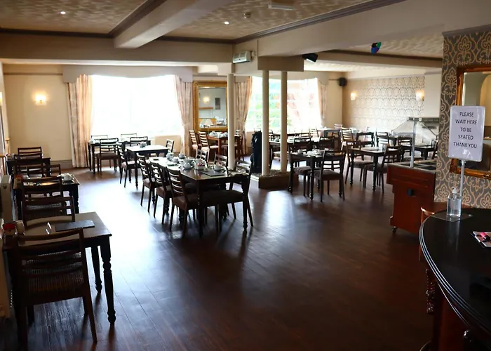 Lion Hotel & Studio Apartments