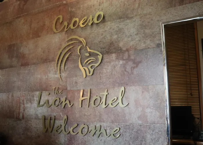 Lion Hotel & Studio Apartments