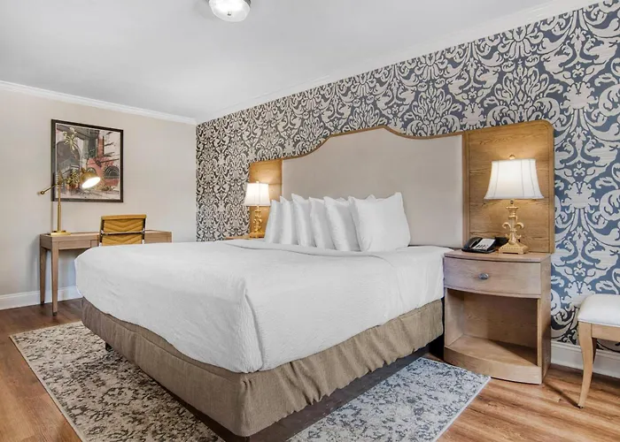 Best Western Plus French Quarter Courtyard Hotel