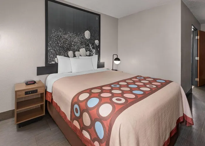 Super 8 By Wyndham Kent/Akron Area