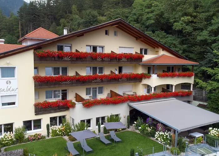 Saldur Small Active Hotel