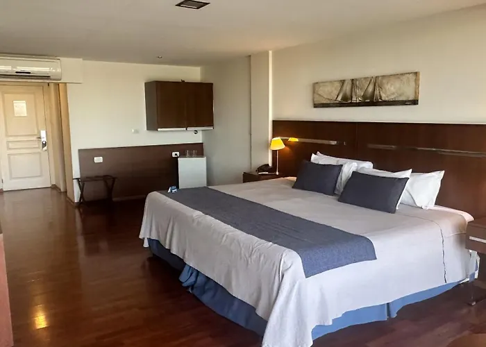 Puerto Amarras Hotel & Suites