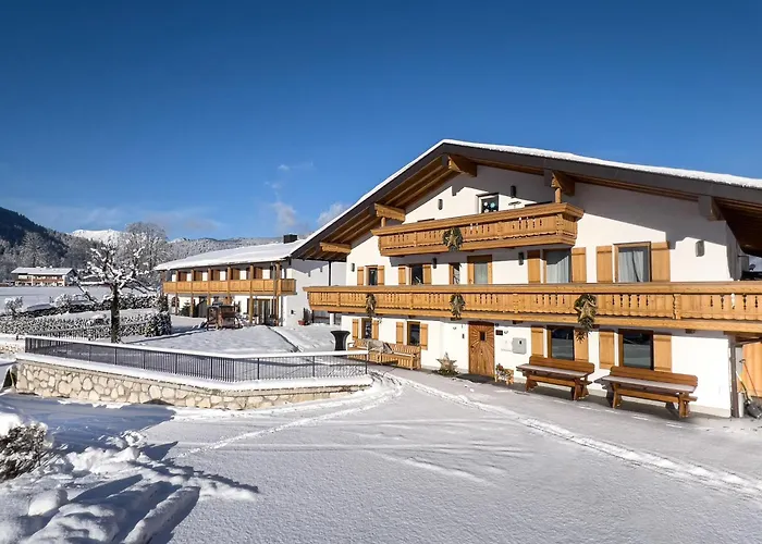 Hotel Hanauerlehen - Ruhige & Zentrale Top-Lage - Mit Schwimmbad, Sauna, Parkplaetze & Cafe - Bayerischer Familienbetrieb