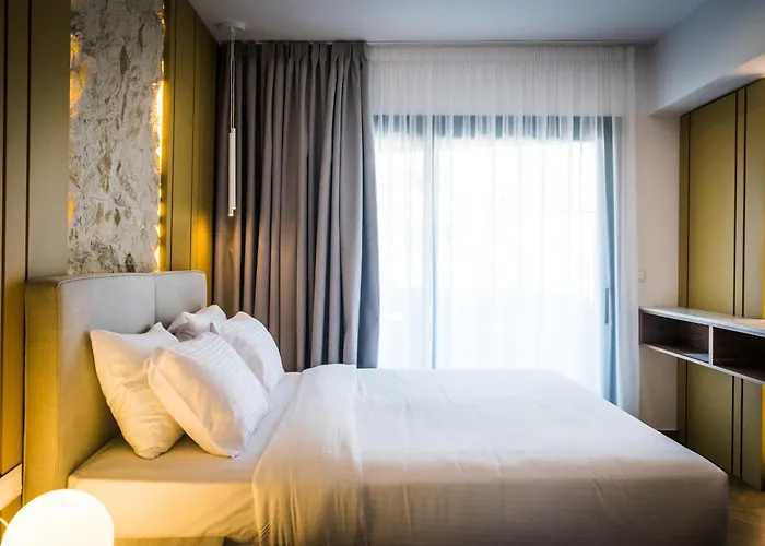 City Breeze Suites