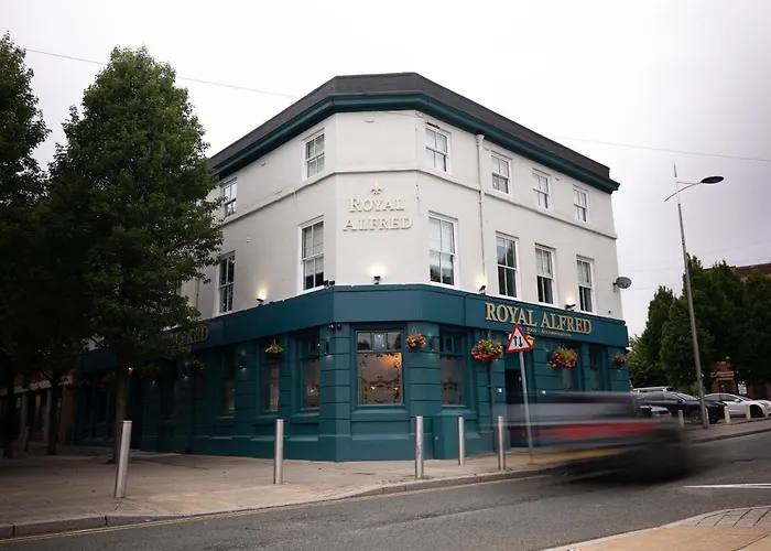 The Royal Alfred - Opposite Central Train Station