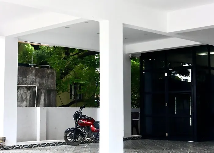 Hotel Rhythms Manapakkam
