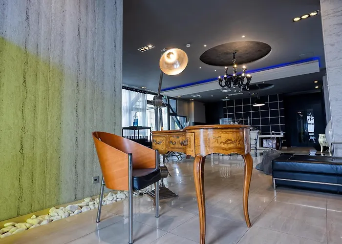 Gallery Art Hotel