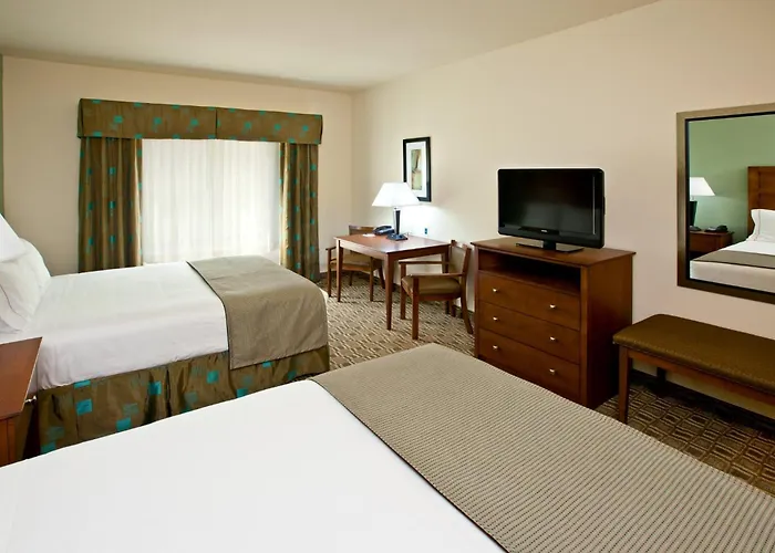 Holiday Inn Express & Suites Ripley By Ihg