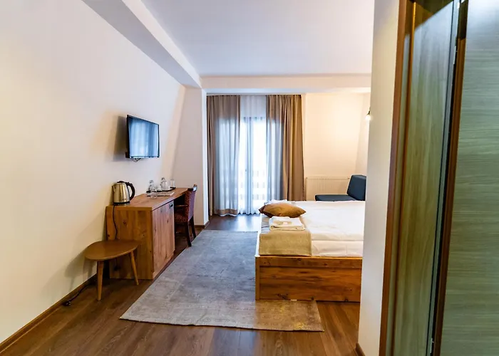 Maar Hotel Brezovice