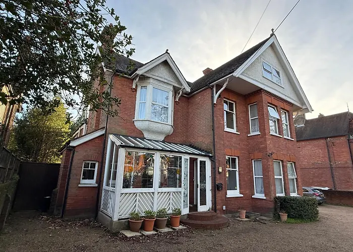 Wimblehurst Hotel