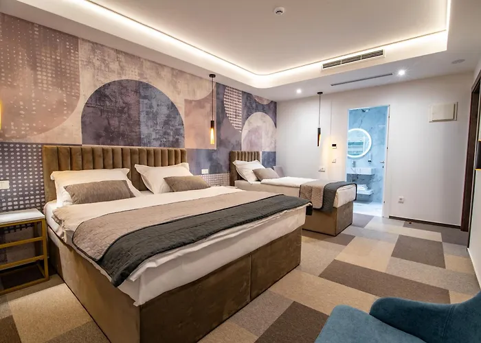 Hotel Story