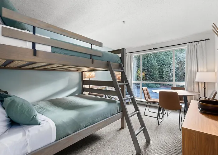 1Br | Greystone Lodge | Ski In / Ski Out | Pool & Hot Tub | Epic Locations