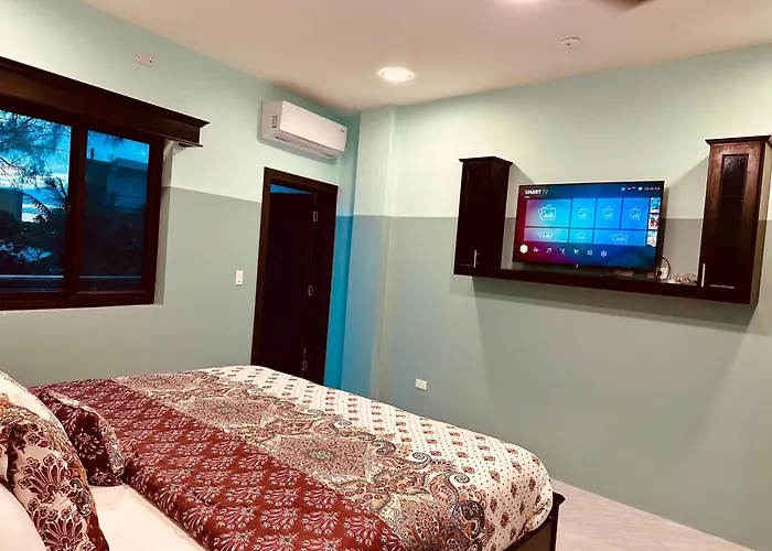 Hotel Sea Queen Suite & Golf Cart Rental