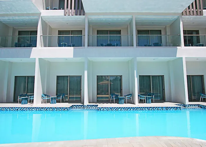Luxu Hotel And Resort