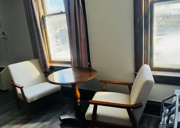 Old National Hotel