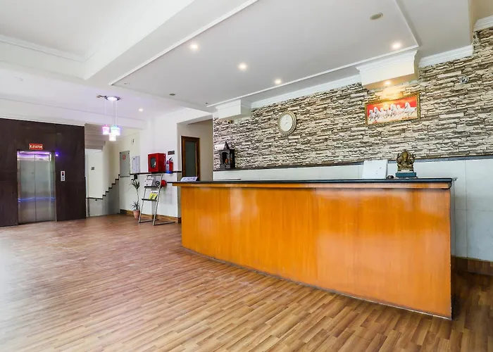 Hotel O Red Carpet Hotels