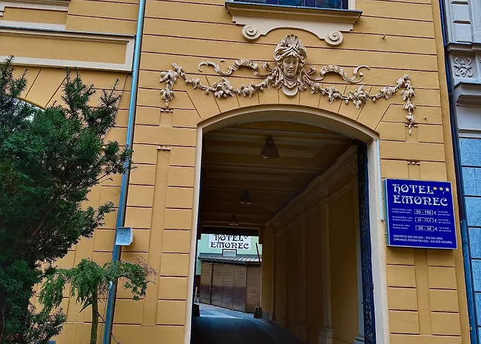 Hotel Emonec