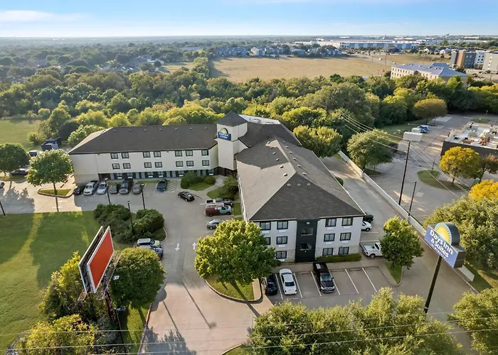 Days Inn & Suites By Wyndham Desoto