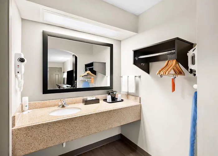 Quality Inn & Suites Monticello