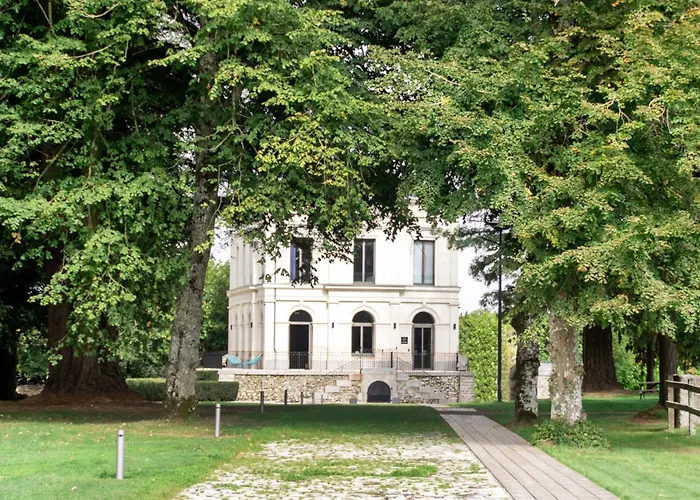 Hotel Le Corbusson Laval Ouest