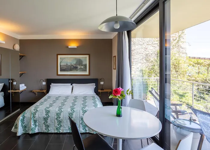 La Torretta Studios & Suite Lesa
