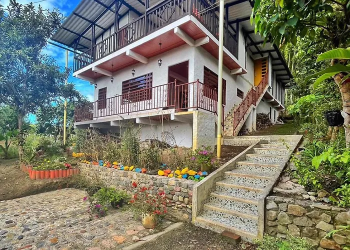 Waka Maru Guest House