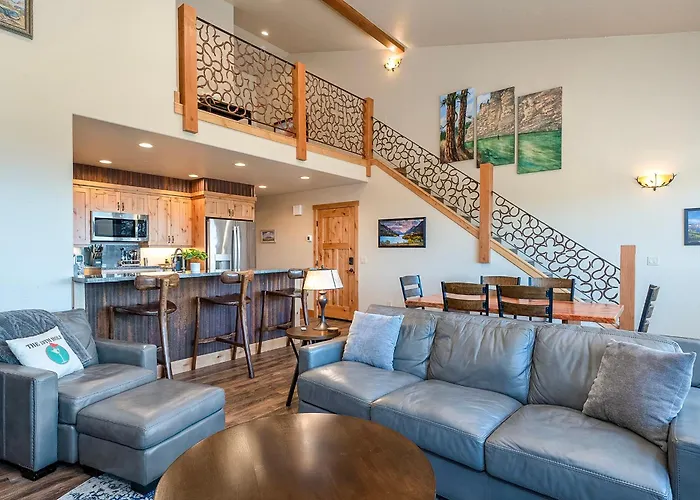 4 King Beds W Ensuites Double The Living Space!