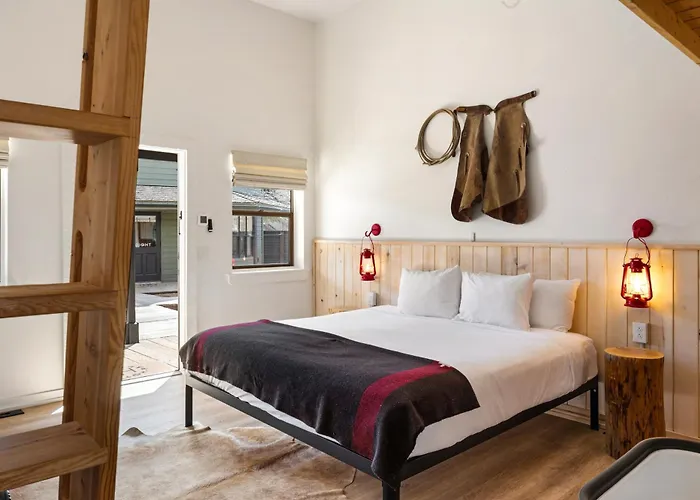 Hotel Palomino
