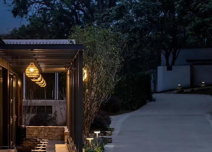 Conglinli Wooded Homestay