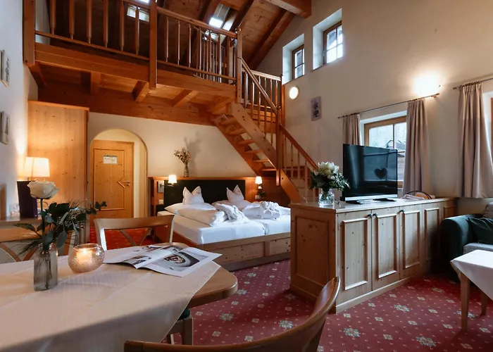 Hotel Neuhaeusl - Herzlich Familiaer