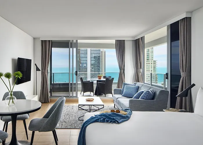 Meriton Suites Broadbeach