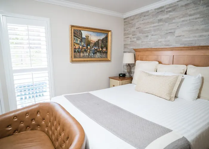 Grass Valley Courtyard Suites
