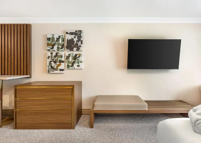 Velora Hinton, An Ascend Collection Hotel