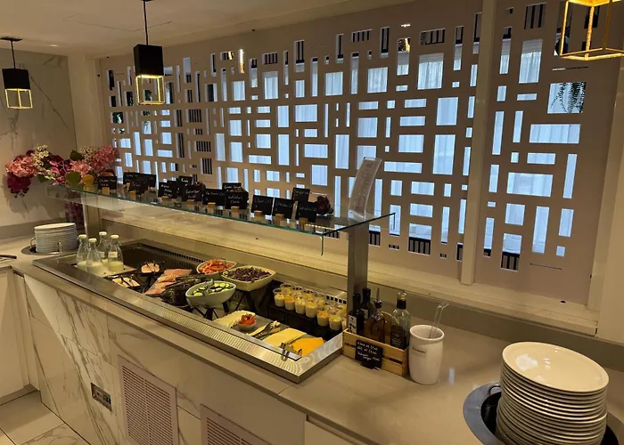 Best Western Plus Larco Hotel