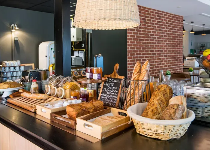Campanile Nature - Niort Est La Creche