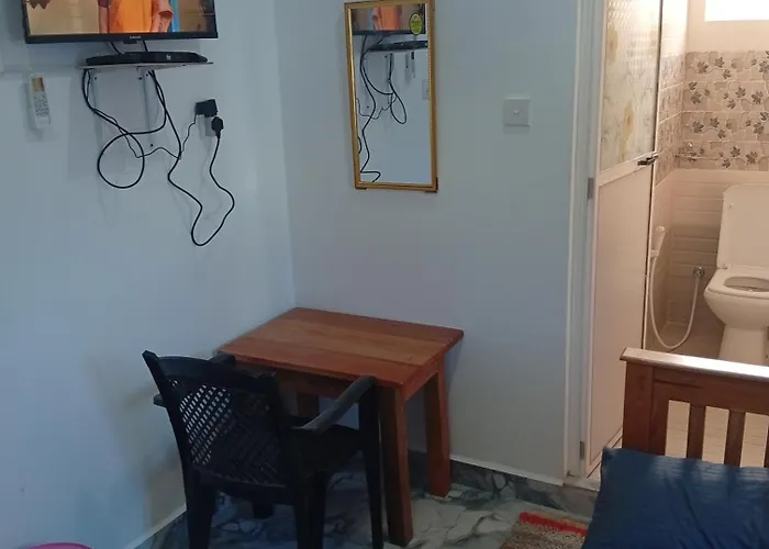 Euro Asian Rooms & Restaurant