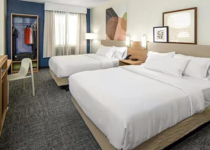 Spark By Hilton Evansville Downtown