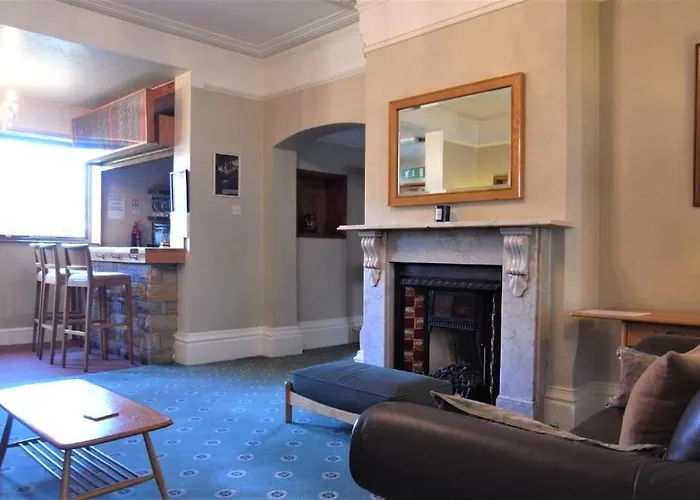 Hylands Hotel Double Room With Shared Bathroom & Free Parking