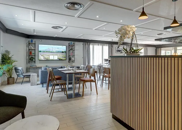 Campanile Nature - Poitiers Sud Aeroport