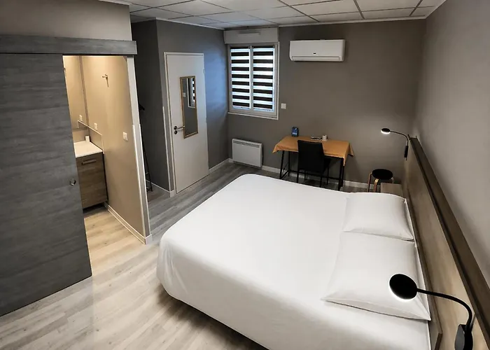 Hôtel Le Petit Logis Chambres Confort climatisées