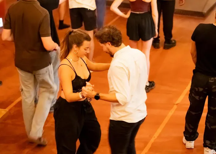 Viajero Cali Hostel & Salsa School